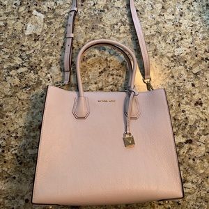 Michael Kors NWT purse FINAL CALL moving to a stronger platform tomorrow